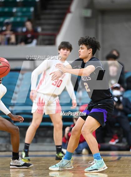 Thumbnail 3 in Douglas County vs. Denver East (CHSAA 5A Great 8) photogallery.
