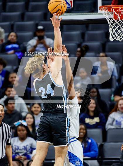 Thumbnail 1 in Buena vs.Oakland (CIF State D3 Final) photogallery.