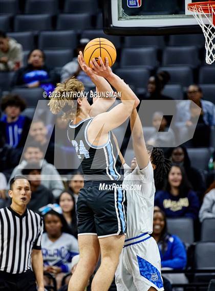 Thumbnail 3 in Buena vs.Oakland (CIF State D3 Final) photogallery.