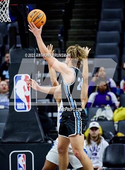 Thumbnail 3 in Buena vs.Oakland (CIF State D3 Final) photogallery.