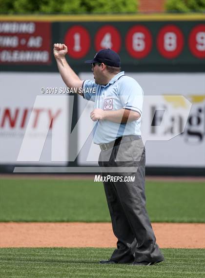 Thumbnail 3 in Manchester Essex vs. Tahanto Regional (MIAA Division 4 Final) photogallery.