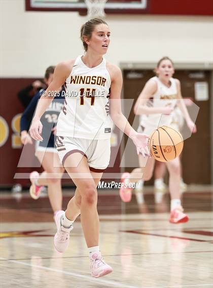 Thumbnail 3 in Severance vs. Windsor (CHSAA 5A Round 1) photogallery.
