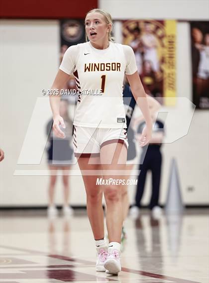 Thumbnail 1 in Severance vs. Windsor (CHSAA 5A Round 1) photogallery.