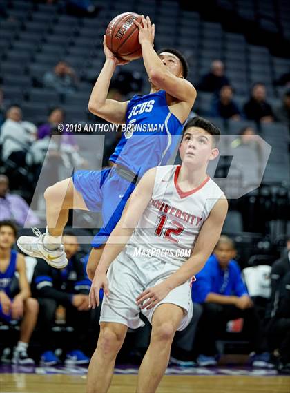 Thumbnail 3 in University vs. La Jolla Country Day (CIF State D3 Final) photogallery.