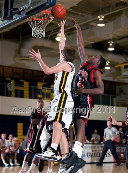Thumbnail 2 in Etiwanda vs. Ventura (I have a Dream Classic) photogallery.