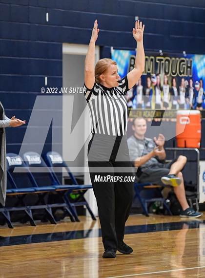 Thumbnail 3 in Allen Academy vs Veritas Academy photogallery.