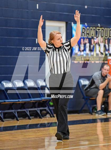 Thumbnail 3 in Allen Academy vs Veritas Academy photogallery.