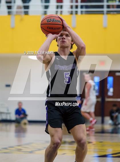 Thumbnail 2 in Brownsburg vs. Plainfield (IHSAA 4A Sectional Championship) photogallery.