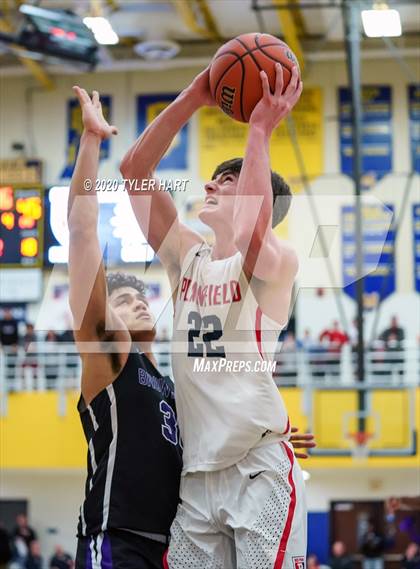 Thumbnail 1 in Brownsburg vs. Plainfield (IHSAA 4A Sectional Championship) photogallery.