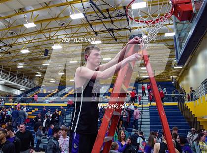 Thumbnail 2 in Brownsburg vs. Plainfield (IHSAA 4A Sectional Championship) photogallery.