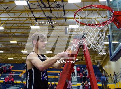 Thumbnail 1 in Brownsburg vs. Plainfield (IHSAA 4A Sectional Championship) photogallery.