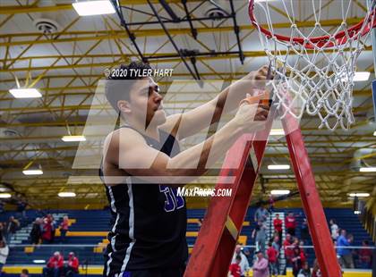 Thumbnail 1 in Brownsburg vs. Plainfield (IHSAA 4A Sectional Championship) photogallery.