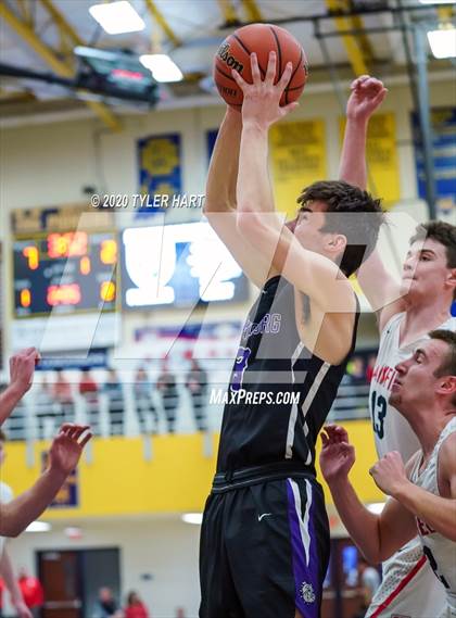 Thumbnail 1 in Brownsburg vs. Plainfield (IHSAA 4A Sectional Championship) photogallery.