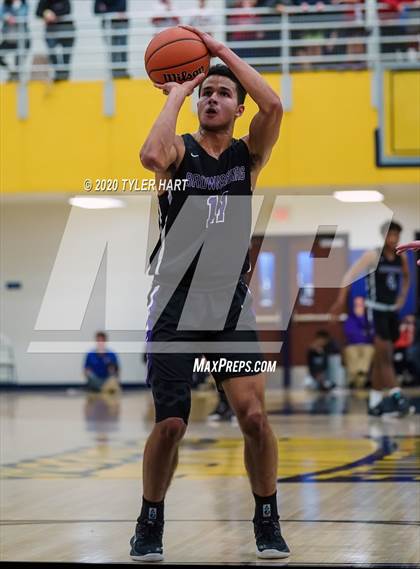 Thumbnail 1 in Brownsburg vs. Plainfield (IHSAA 4A Sectional Championship) photogallery.