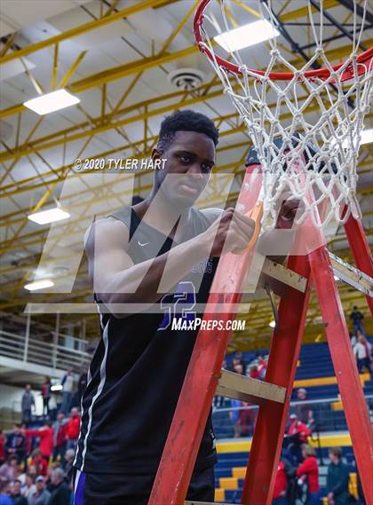 Thumbnail 3 in Brownsburg vs. Plainfield (IHSAA 4A Sectional Championship) photogallery.
