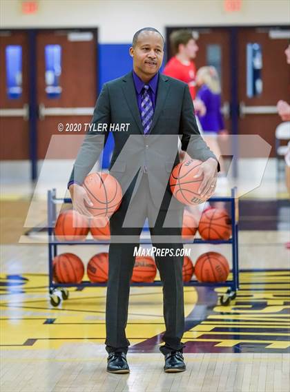 Thumbnail 3 in Brownsburg vs. Plainfield (IHSAA 4A Sectional Championship) photogallery.