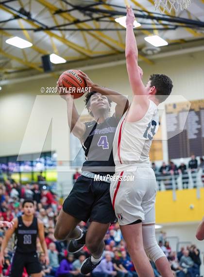 Thumbnail 2 in Brownsburg vs. Plainfield (IHSAA 4A Sectional Championship) photogallery.