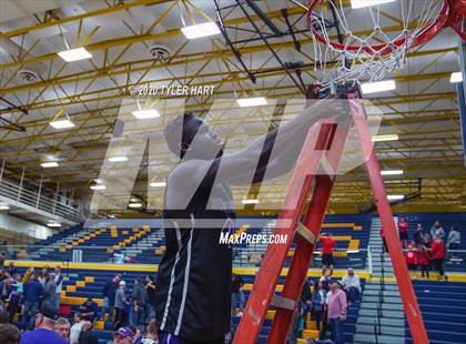 Thumbnail 1 in Brownsburg vs. Plainfield (IHSAA 4A Sectional Championship) photogallery.