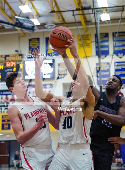 Thumbnail 1 in Brownsburg vs. Plainfield (IHSAA 4A Sectional Championship) photogallery.