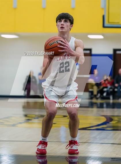 Thumbnail 1 in Brownsburg vs. Plainfield (IHSAA 4A Sectional Championship) photogallery.