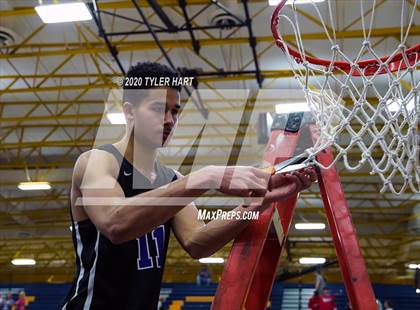 Thumbnail 3 in Brownsburg vs. Plainfield (IHSAA 4A Sectional Championship) photogallery.