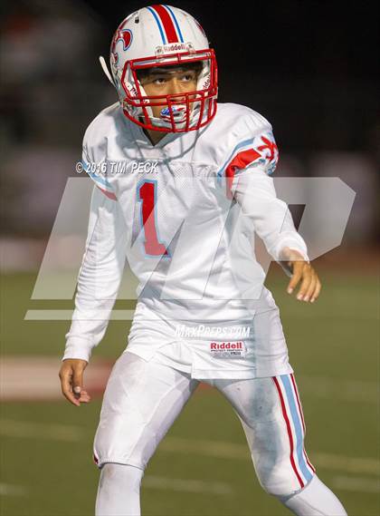 Thumbnail 3 in Calvary Chapel vs. Santa Ana photogallery.