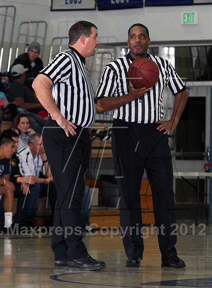 Thumbnail 2 in Brethren Christian vs Viewpoint (MaxPreps Holiday Classic) photogallery.