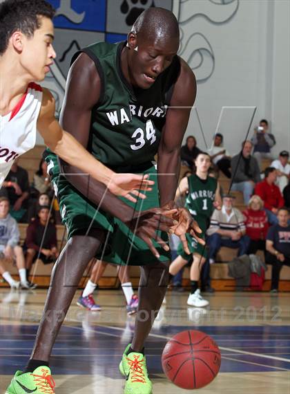 Thumbnail 1 in Brethren Christian vs Viewpoint (MaxPreps Holiday Classic) photogallery.