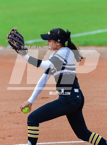 Thumbnail 1 in Lee [Robert E.] vs East Central (NISD Softball Tournament) photogallery.