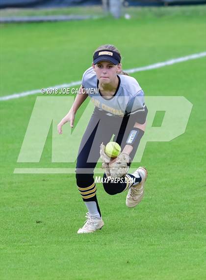 Thumbnail 1 in Lee [Robert E.] vs East Central (NISD Softball Tournament) photogallery.