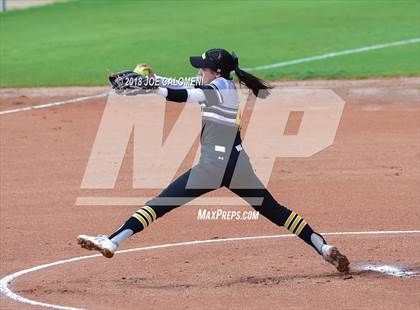 Thumbnail 3 in Lee [Robert E.] vs East Central (NISD Softball Tournament) photogallery.