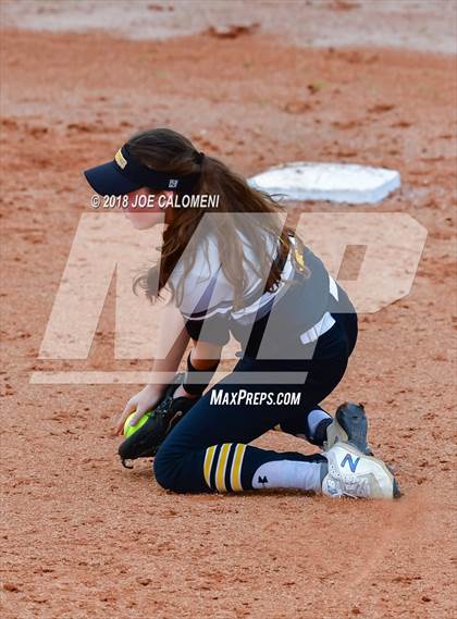 Thumbnail 2 in Lee [Robert E.] vs East Central (NISD Softball Tournament) photogallery.