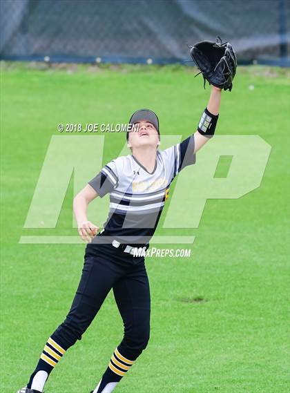 Thumbnail 3 in Lee [Robert E.] vs East Central (NISD Softball Tournament) photogallery.