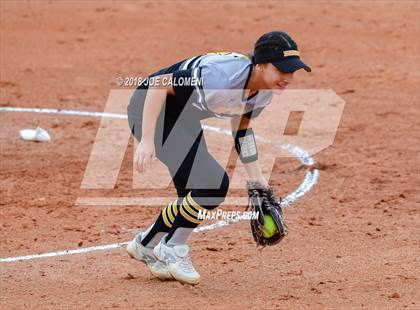 Thumbnail 1 in Lee [Robert E.] vs East Central (NISD Softball Tournament) photogallery.