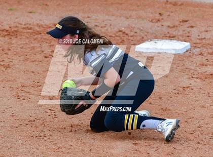 Thumbnail 1 in Lee [Robert E.] vs East Central (NISD Softball Tournament) photogallery.