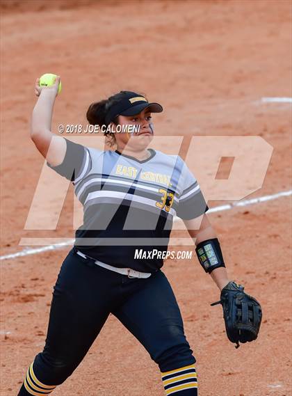 Thumbnail 1 in Lee [Robert E.] vs East Central (NISD Softball Tournament) photogallery.