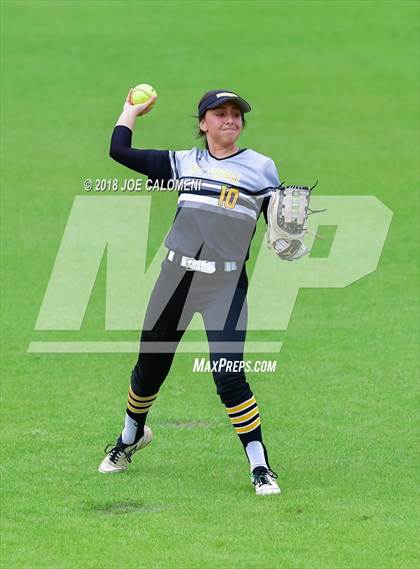 Thumbnail 2 in Lee [Robert E.] vs East Central (NISD Softball Tournament) photogallery.