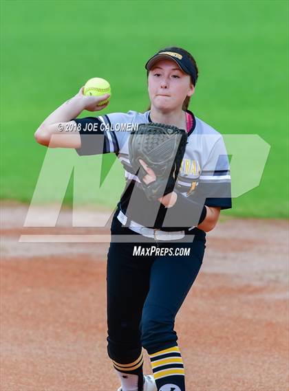 Thumbnail 1 in Lee [Robert E.] vs East Central (NISD Softball Tournament) photogallery.