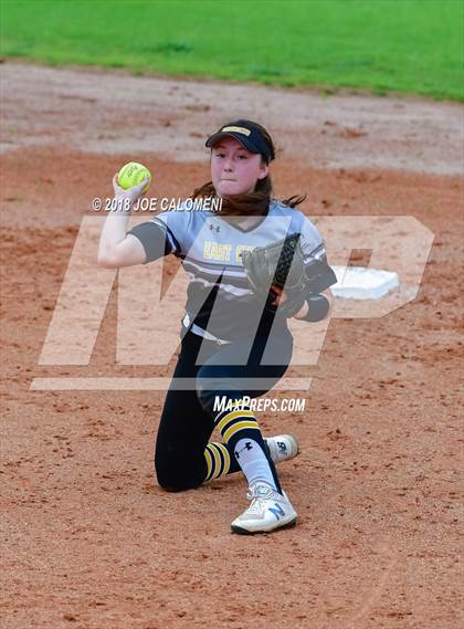 Thumbnail 2 in Lee [Robert E.] vs East Central (NISD Softball Tournament) photogallery.