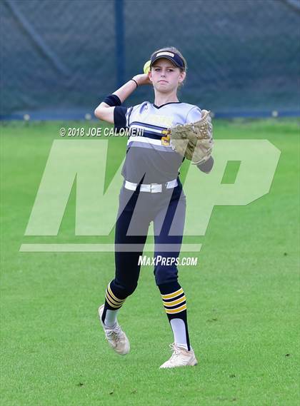 Thumbnail 1 in Lee [Robert E.] vs East Central (NISD Softball Tournament) photogallery.