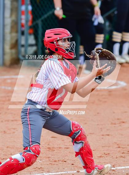 Thumbnail 3 in Lee [Robert E.] vs East Central (NISD Softball Tournament) photogallery.