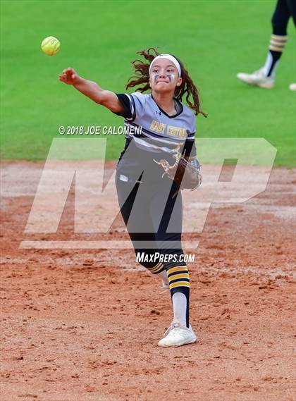 Thumbnail 3 in Lee [Robert E.] vs East Central (NISD Softball Tournament) photogallery.