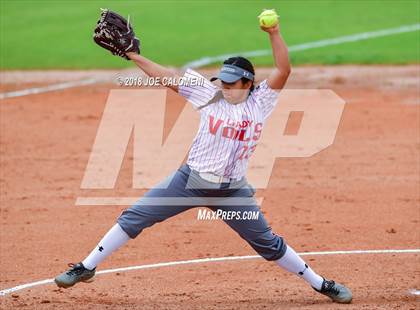 Thumbnail 2 in Lee [Robert E.] vs East Central (NISD Softball Tournament) photogallery.