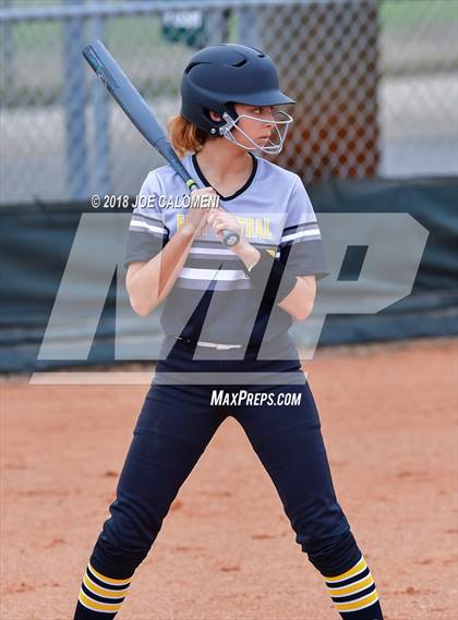 Thumbnail 2 in Lee [Robert E.] vs East Central (NISD Softball Tournament) photogallery.