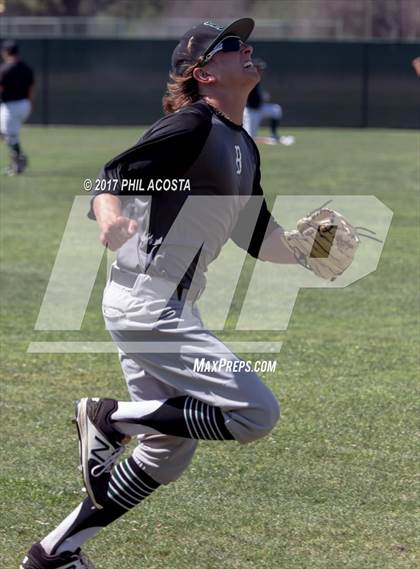 Thumbnail 1 in South Hills vs Bonita photogallery.