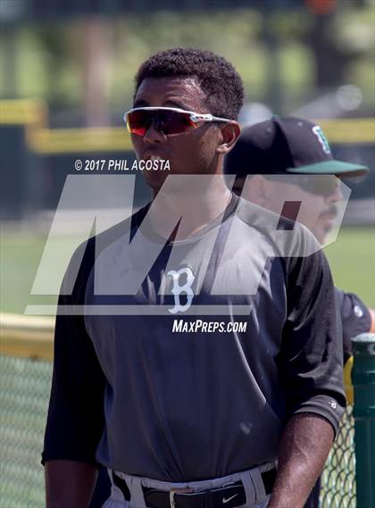 Thumbnail 1 in South Hills vs Bonita photogallery.