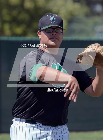 Thumbnail 1 in South Hills vs Bonita photogallery.