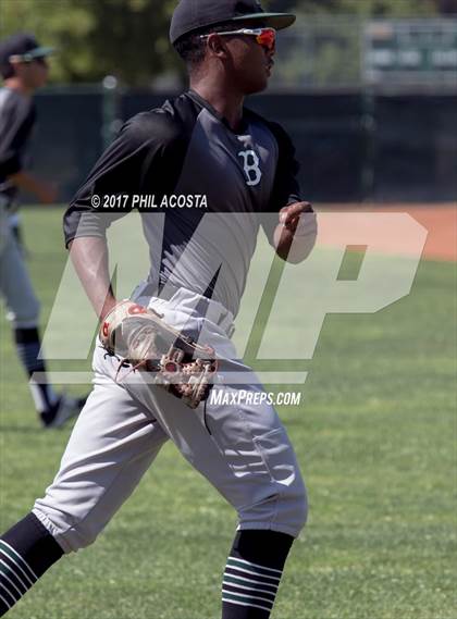 Thumbnail 3 in South Hills vs Bonita photogallery.