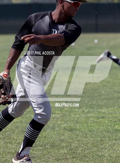 Thumbnail 1 in South Hills vs Bonita photogallery.