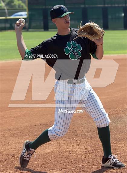 Thumbnail 1 in South Hills vs Bonita photogallery.